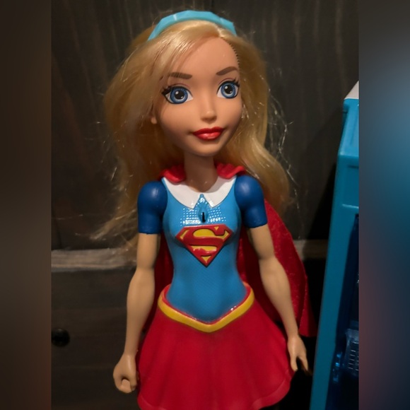Mattel DC Super Hero Girls X-Ray Supergirl Doll Set w/ School Locker - Picture 5 of 10